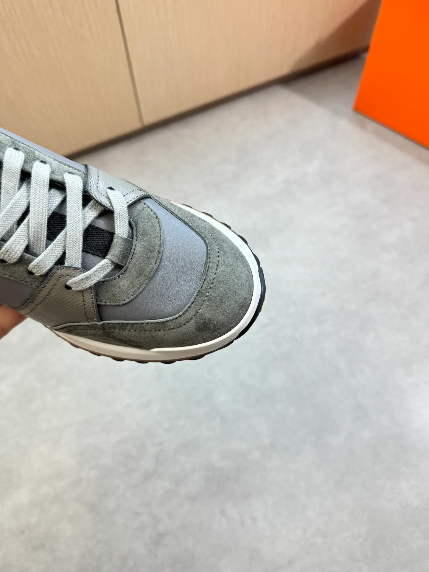 Men's shoes 💰740 [HERMES] Hermès - High-end quality original single casual sports shoes - Upper: 🔝 Nappa calfskin, palm-print cowhide, suede sheepskin leather, tongue. Heel. Brand logo webbing - Lining: brand canvas, foot pad; water-dyed cowhide - Outsole: ultra-light T men's shoes 💰U foam rubber; two-color molded outsole -Ultra-high quality control·Fine workmanship: highlighted (high-end·nobility·grade) -Size: 39-44 (38, 45, can be customized)·0118